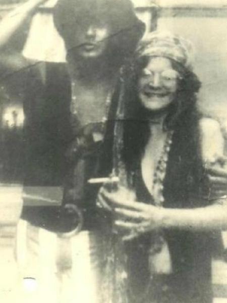 BIZÚ FORTE: JANIS JOPLIN DEIXE O SEU COMENTÁRIO E QUAL ARTISTA VOCÊ QUER CONHECER A HISTÓRIA